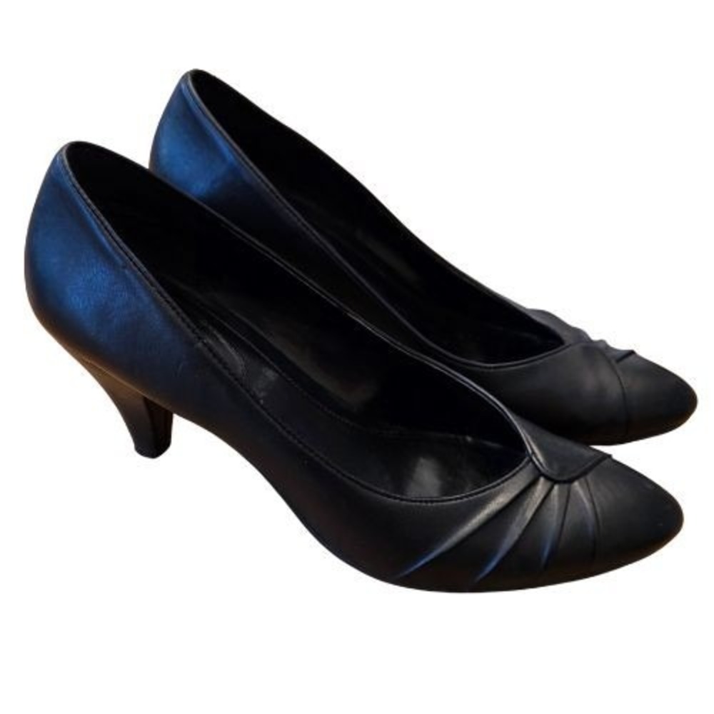 Vintage 90s Carriage Court Claudine Black‎ Pleated Pointed Toe Pumps Size 9M